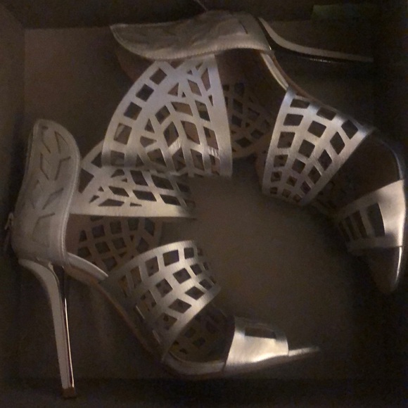 Bcbgmaxmaria silver ma-maven sandals - Picture 3 of 5
